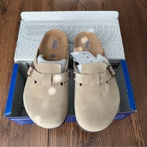 Size 39 Birkenstock Boston clogs soft footbed taupe suede new with tags